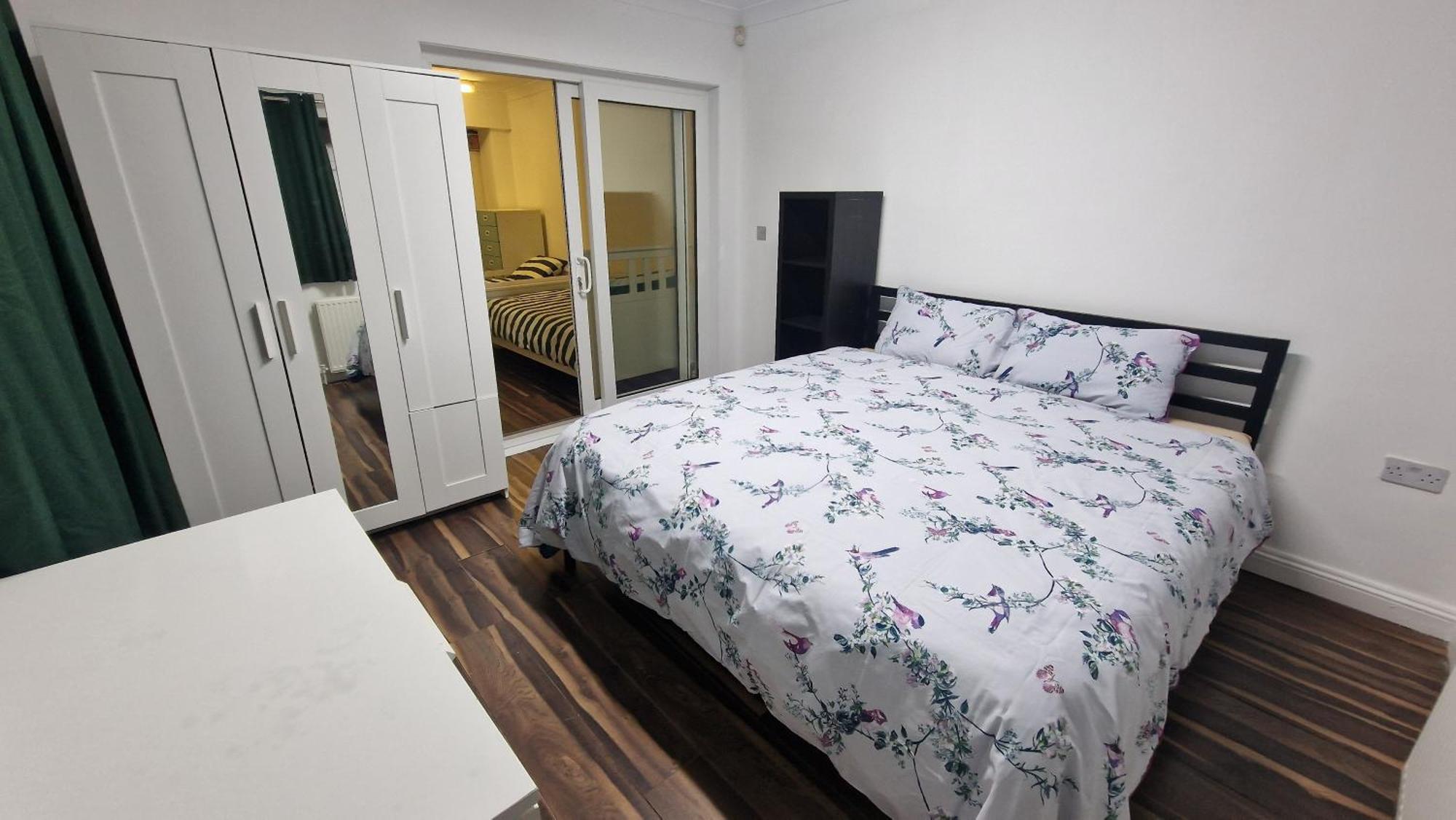 Comfort Sleep - Rooms With Shared Facilities Windsor Exterior foto